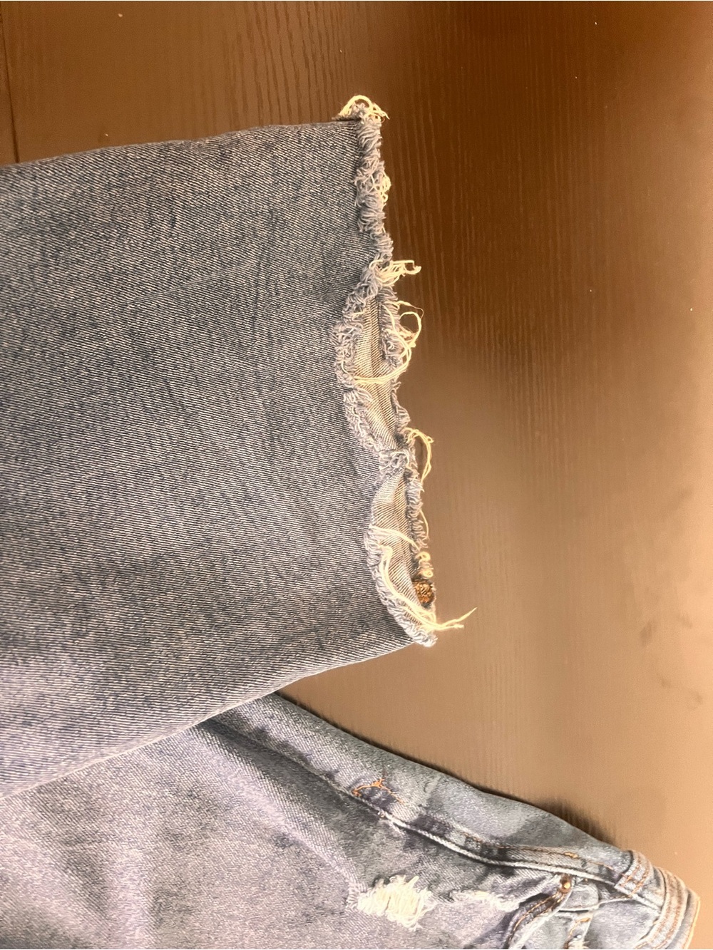 Kensie Women's Stretchy Distressed Jeans in Light Blue Wash 🐝 - Picture 7 of 7